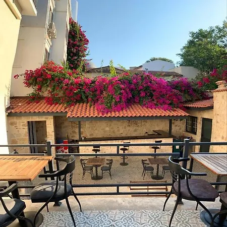 Solo Boutique Hotel