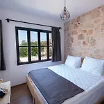 Solo Boutique 3*