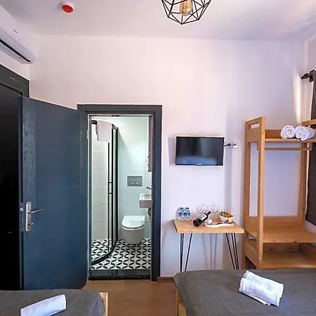 Solo Boutique Hotel 3*