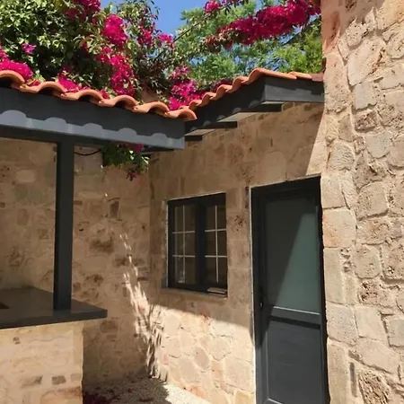 Solo Boutique Hotel 3*